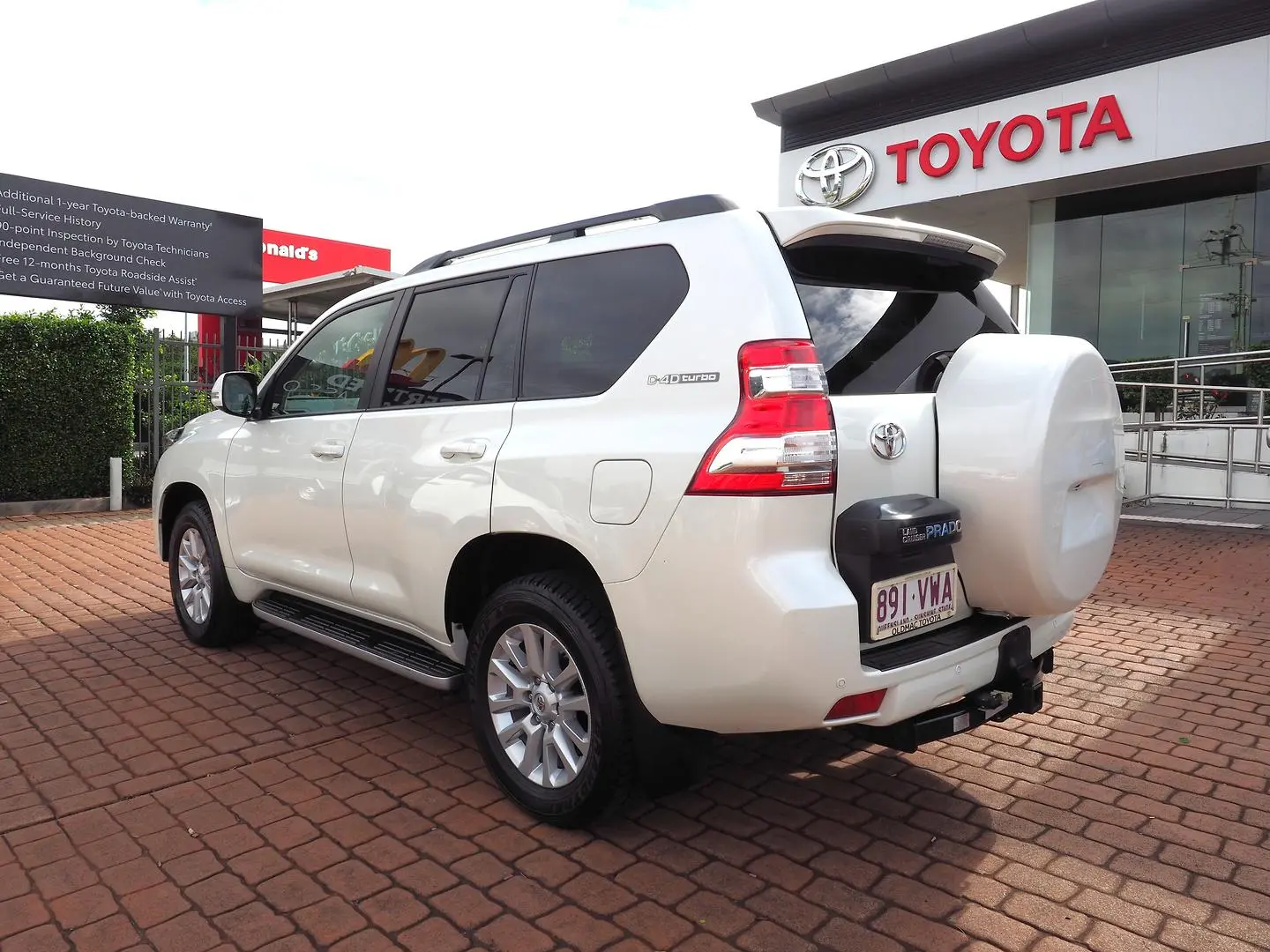 2015 Toyota Landcruiser Prado Gallery Image 5