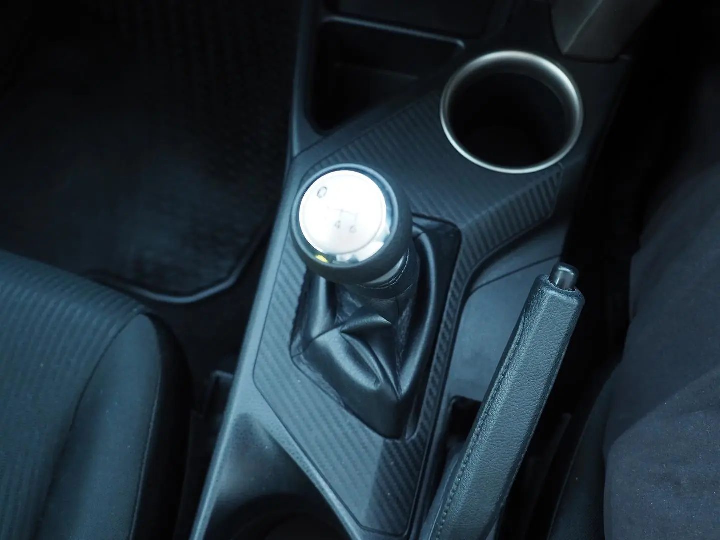 2013 Toyota RAV4 Gallery Image 29
