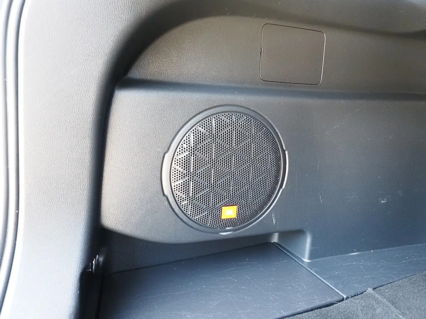 2021 Toyota RAV4 Gallery Image 13