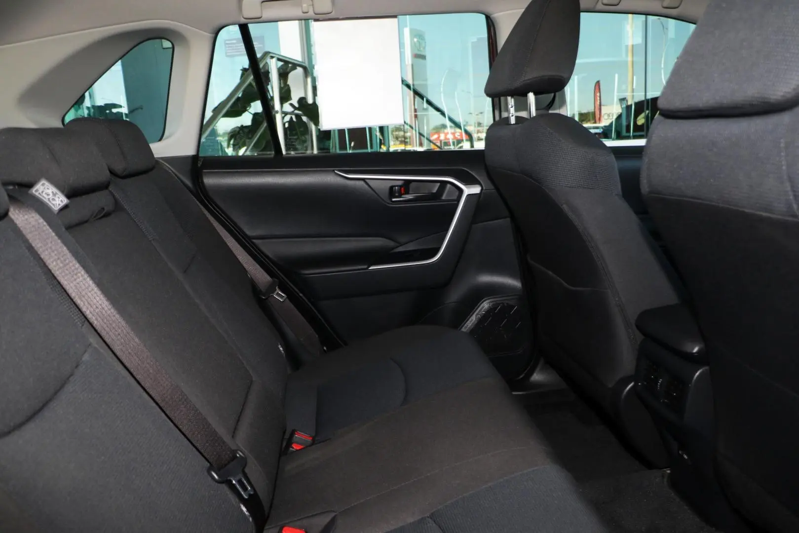 2025 Toyota RAV4 Gallery Image 10