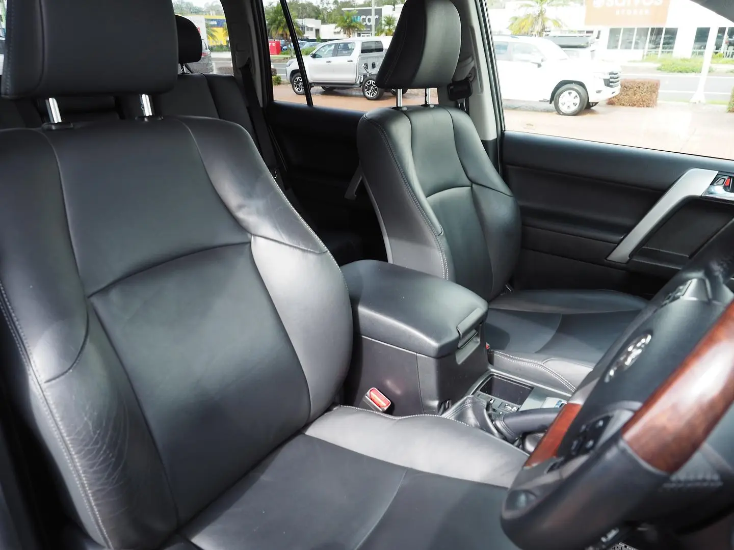 2015 Toyota Landcruiser Prado Gallery Image 28