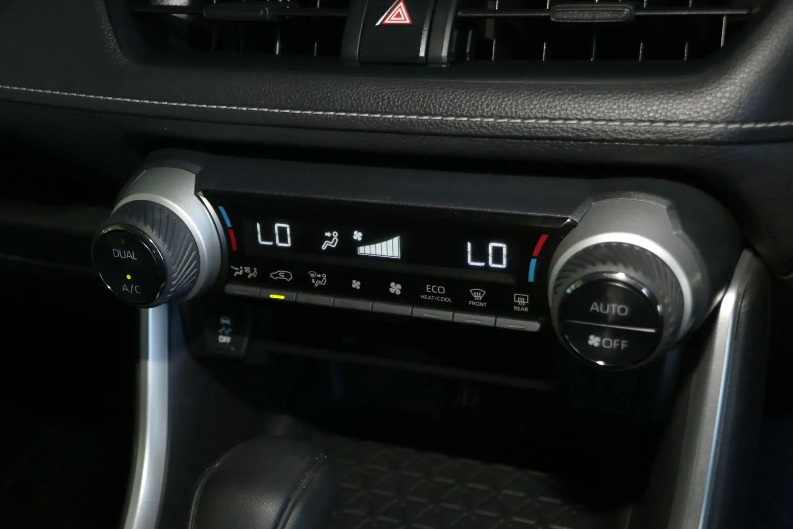 2025 Toyota RAV4 Gallery Image 17