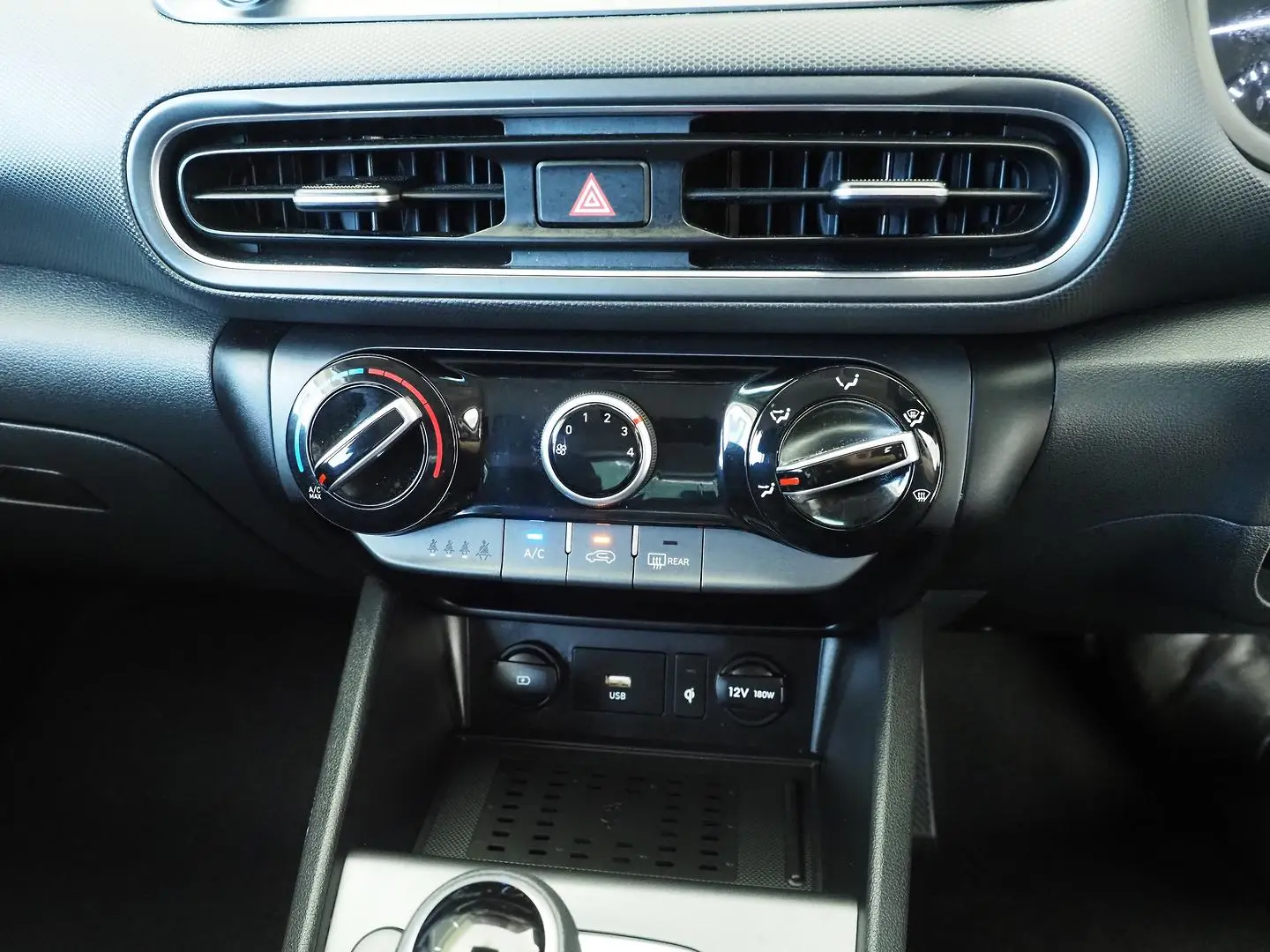 2022 Hyundai Kona Gallery Image 21