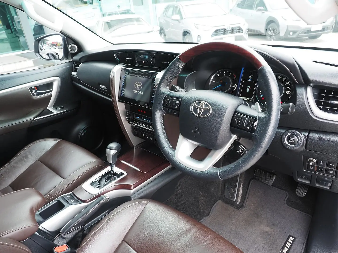 2017 Toyota Fortuner Gallery Image 4
