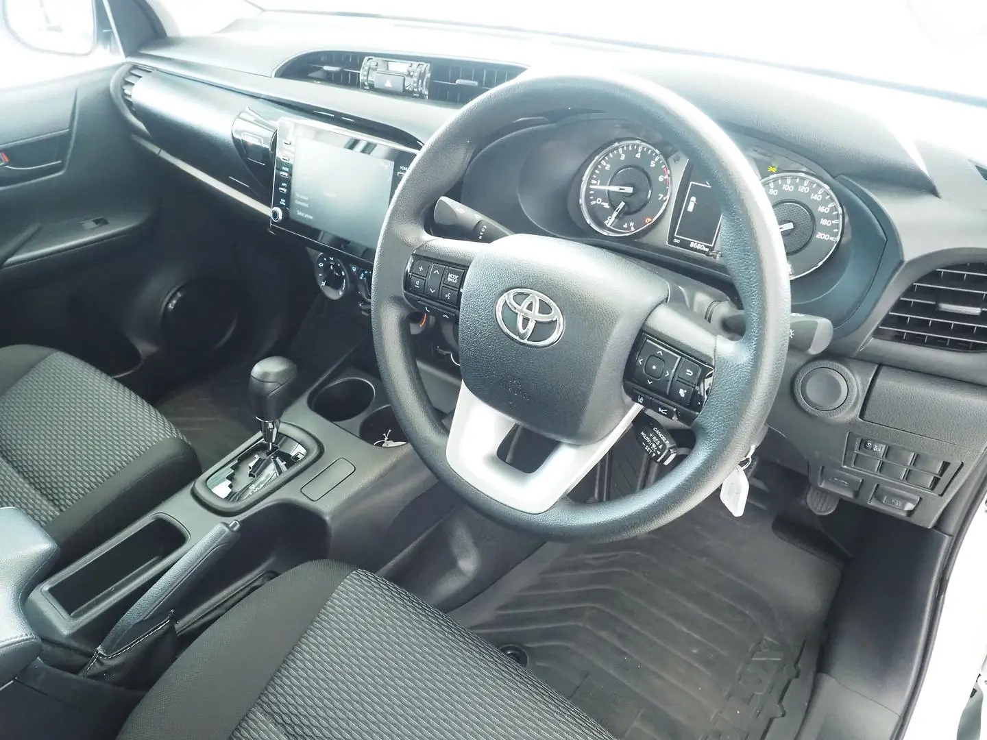 2026 Toyota Hilux Gallery Image 4