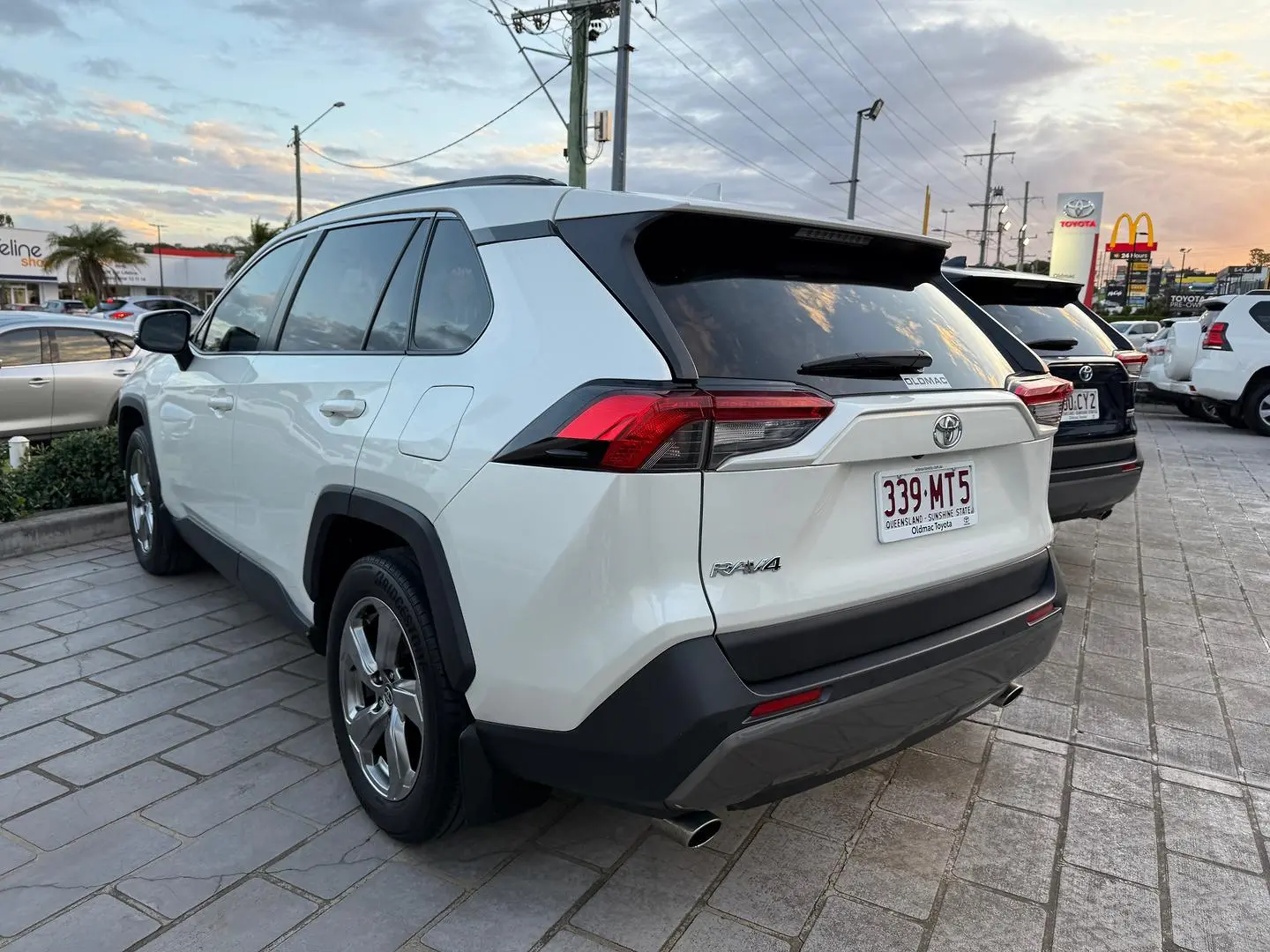 2020 Toyota RAV4 Gallery Image 2