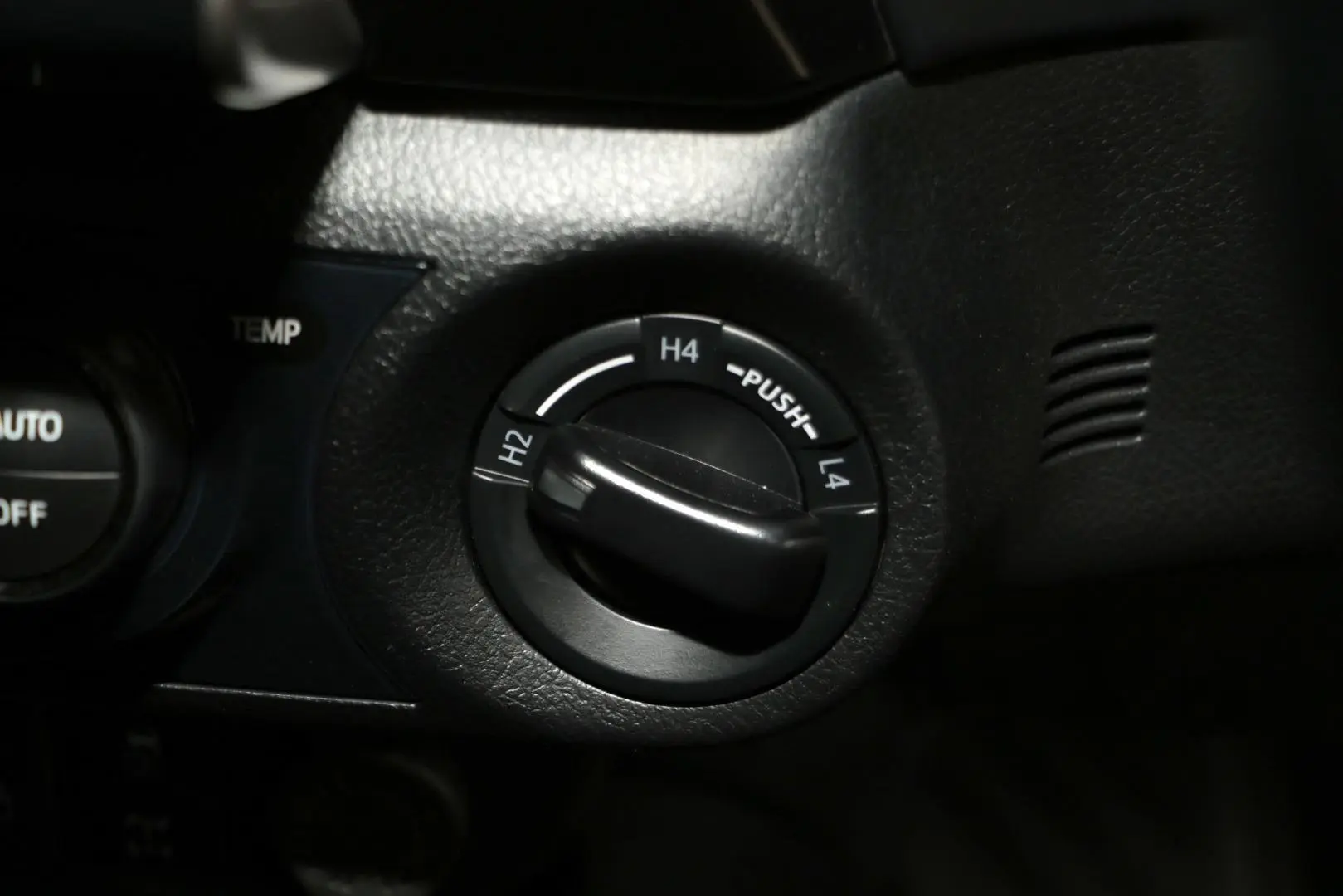 2024 Toyota Hilux Gallery Image 14