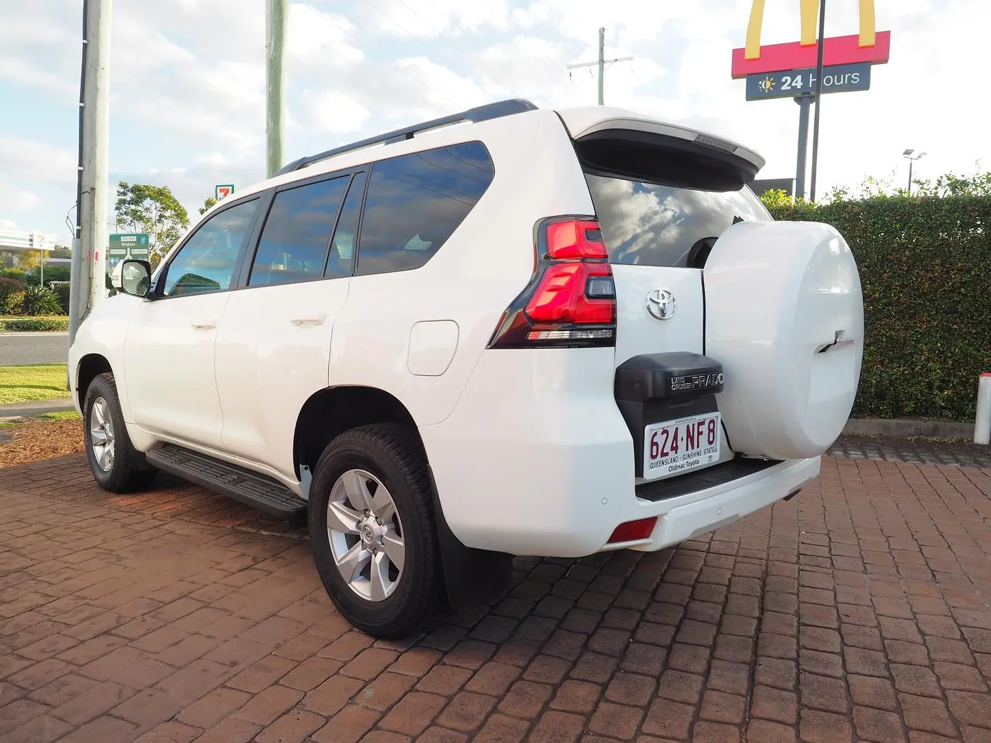 2023 Toyota Landcruiser Prado Gallery Image 6