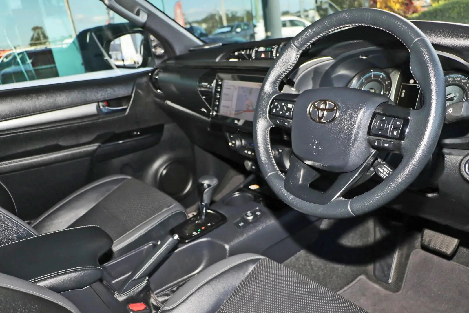 2025 Toyota Hilux Gallery Image 7