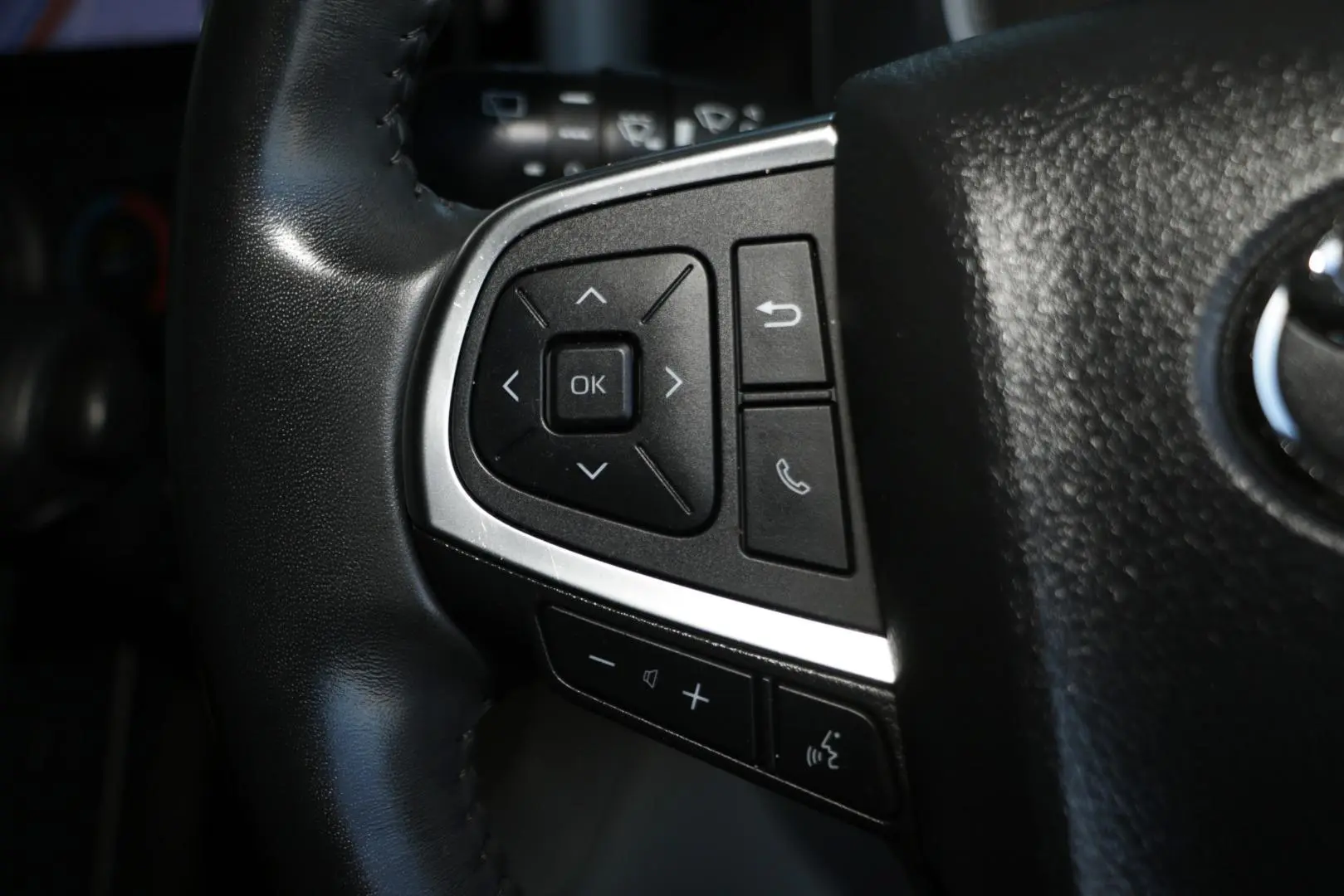 2022 Toyota Hiace Gallery Image 16