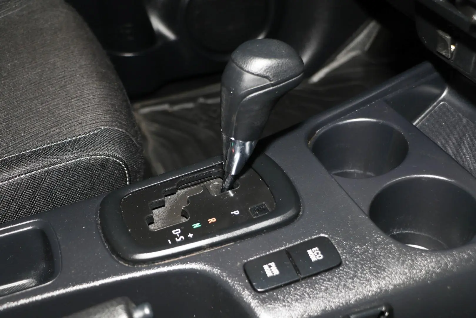 2017 Toyota Hilux Gallery Image 12