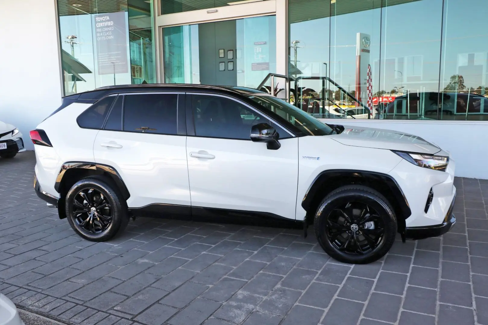 2022 Toyota RAV4 Gallery Image 5
