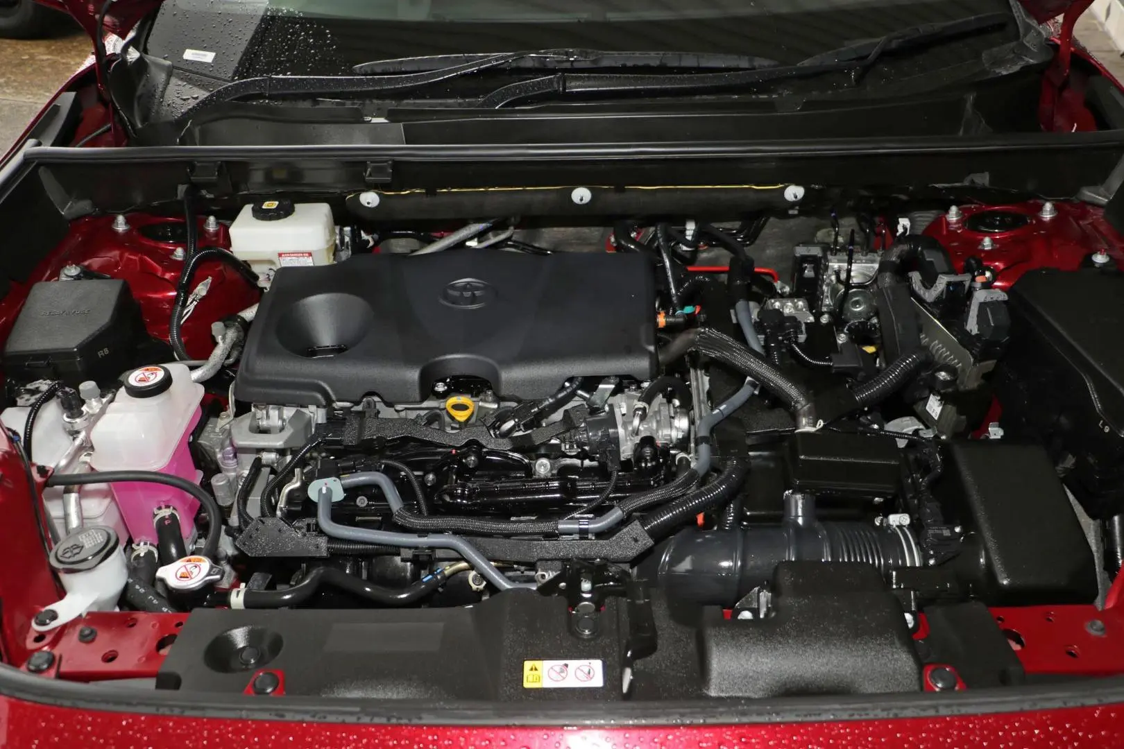 2025 Toyota RAV4 Gallery Image 19