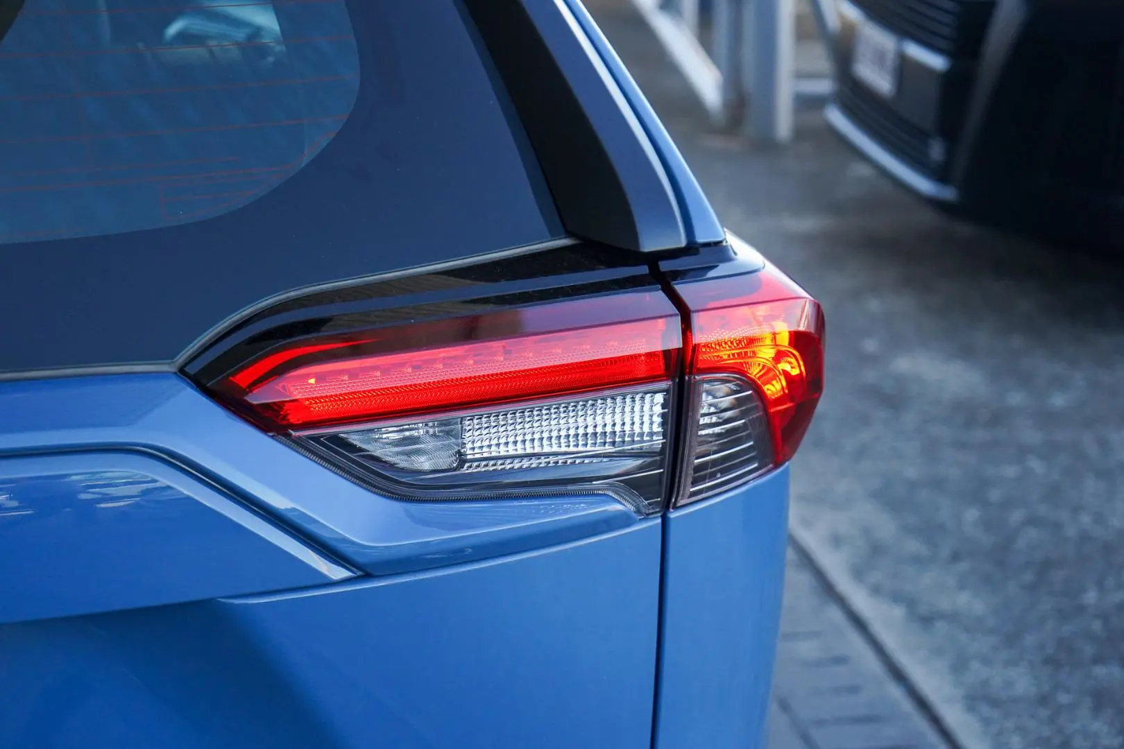 2025 Toyota RAV4 Gallery Image 25