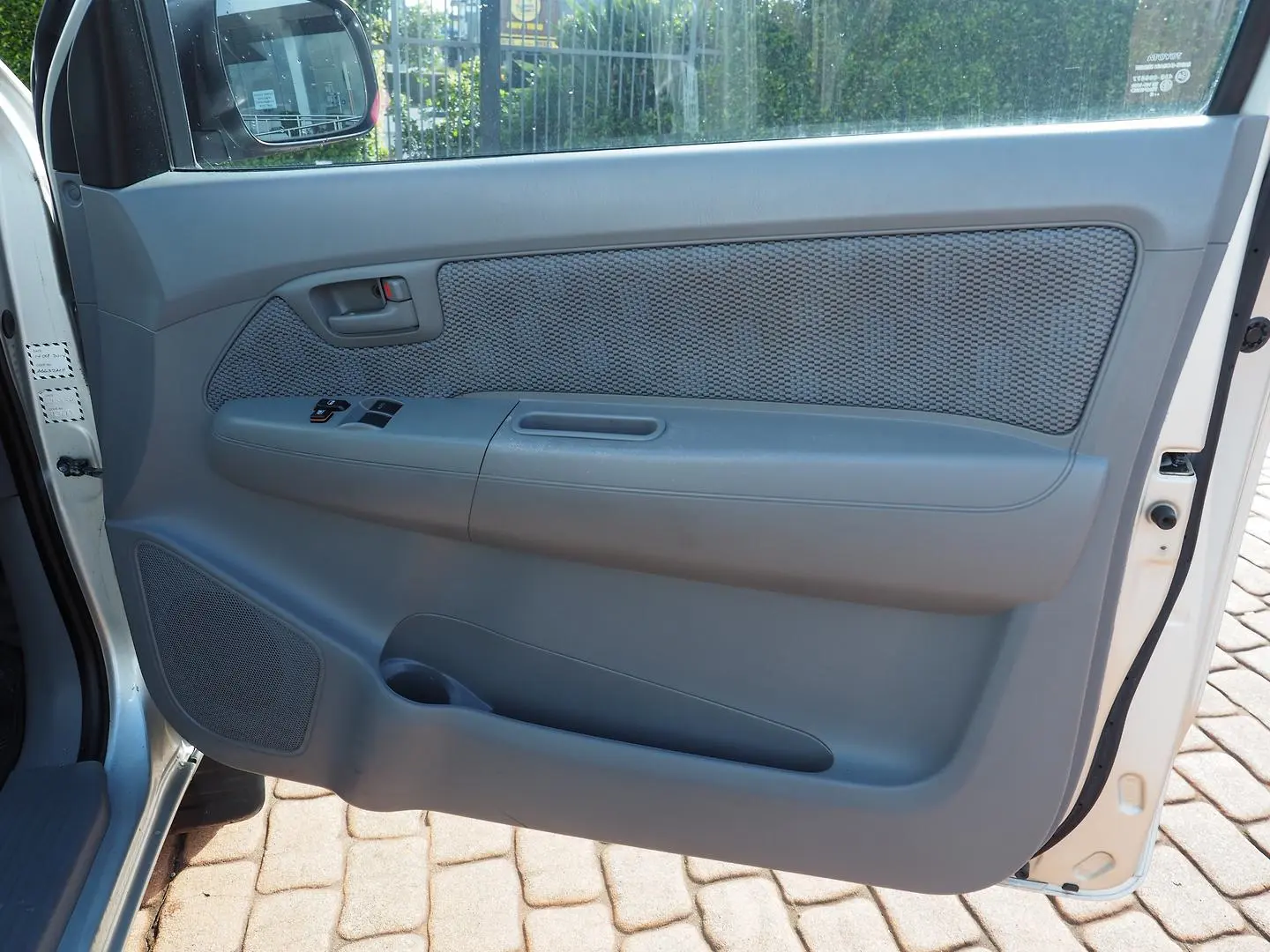 2005 Toyota Hilux Gallery Image 12
