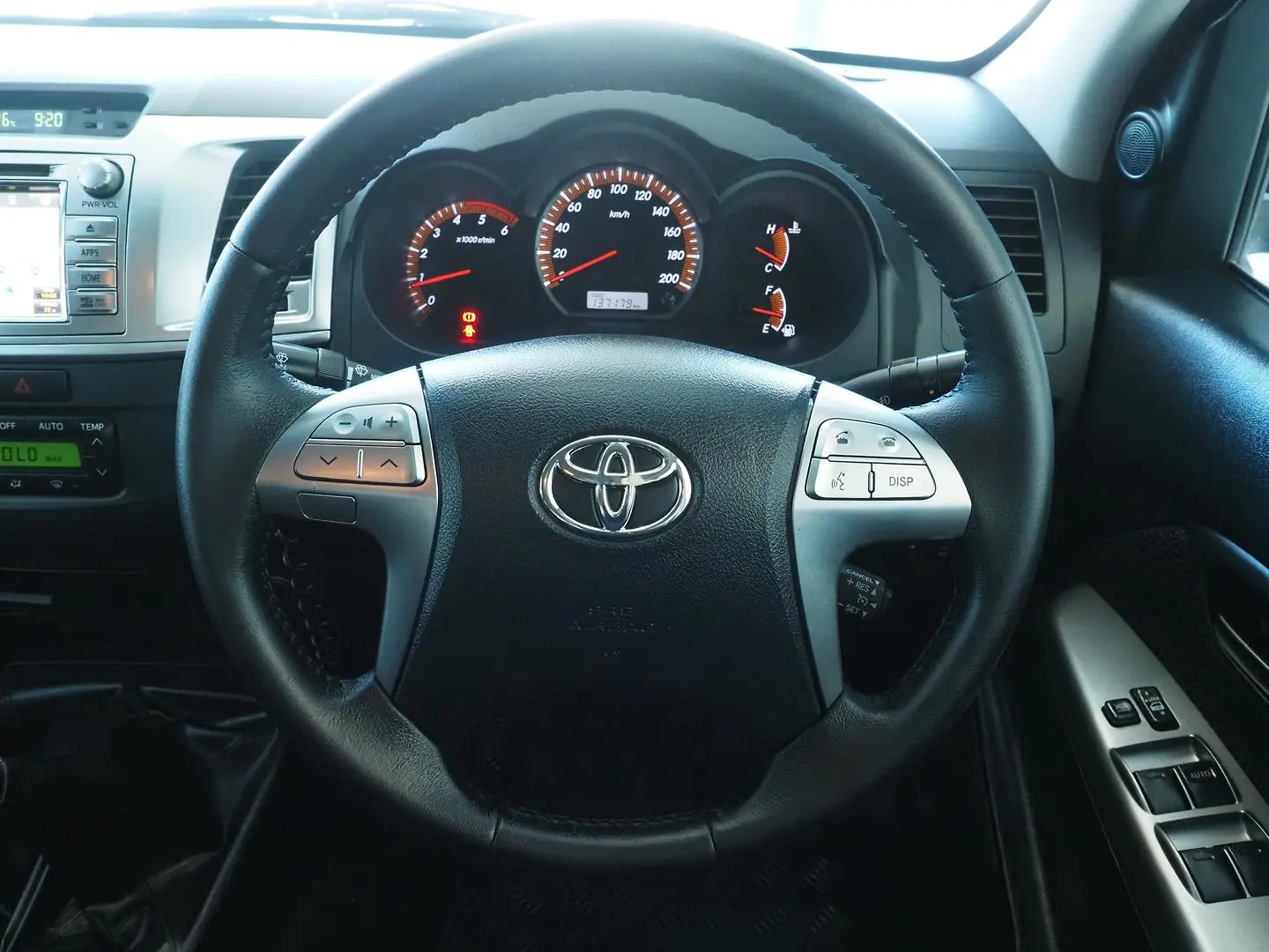 2015 Toyota Hilux Gallery Image 18