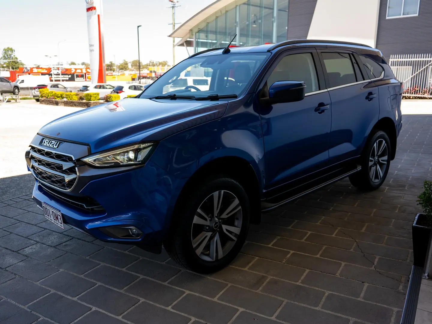 2023 Isuzu MU-X Gallery Image 5