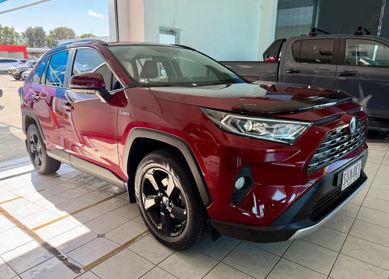 2020 Toyota RAV4 Gallery Image 1