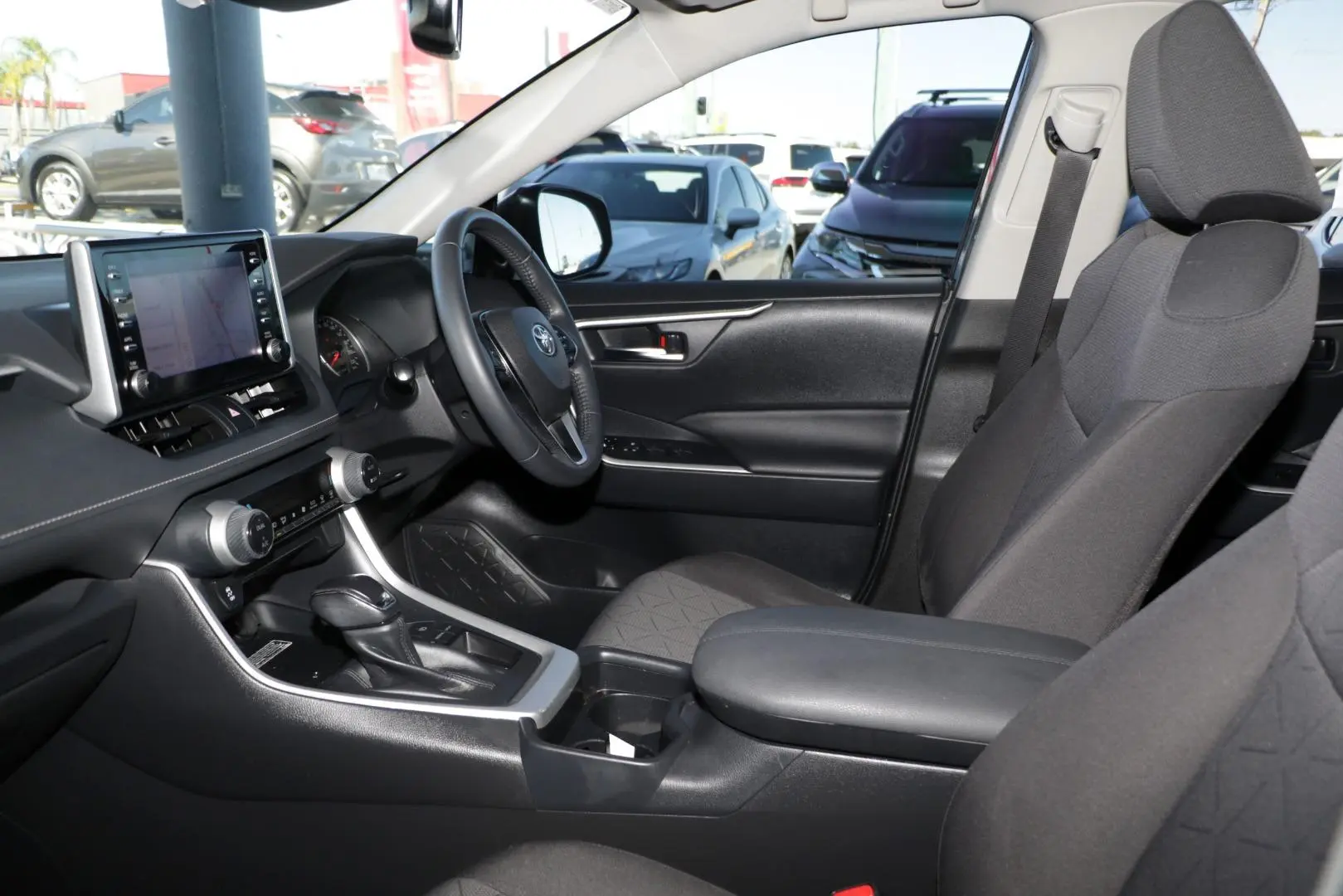 2021 Toyota RAV4 Gallery Image 8