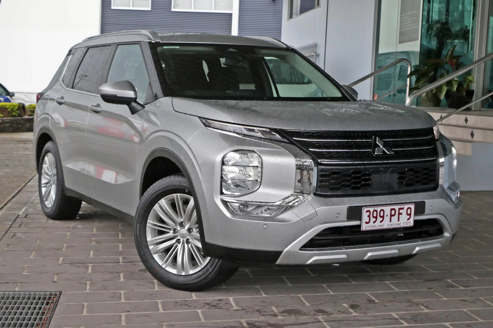 2024 Mitsubishi Outlander Image