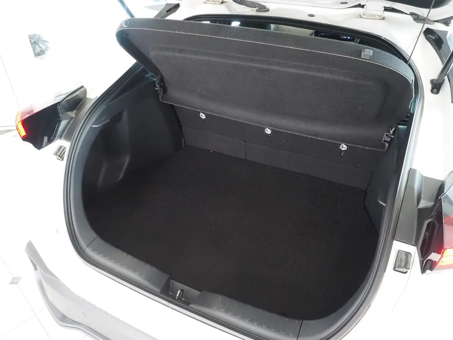 2024 Toyota C-HR Gallery Image 13