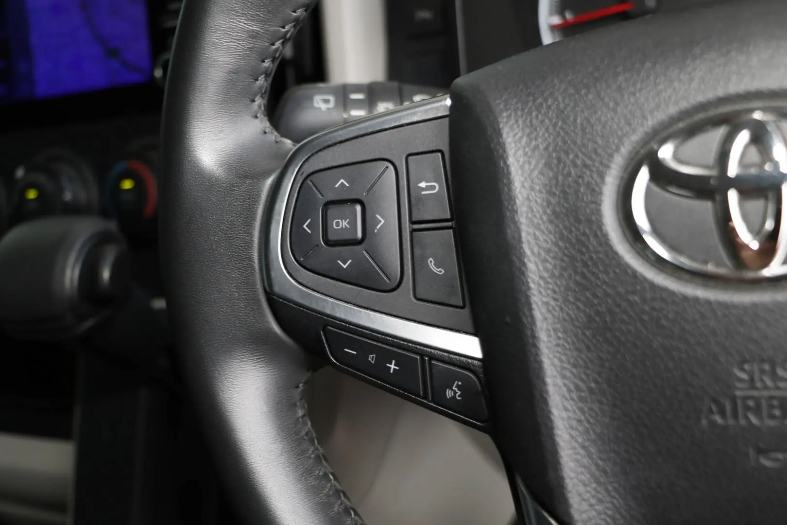 2019 Toyota Hiace Gallery Image 15