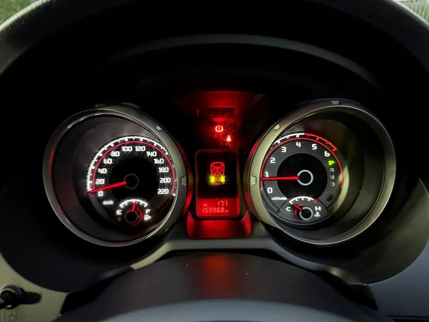 2016 Mitsubishi Pajero Gallery Image 23