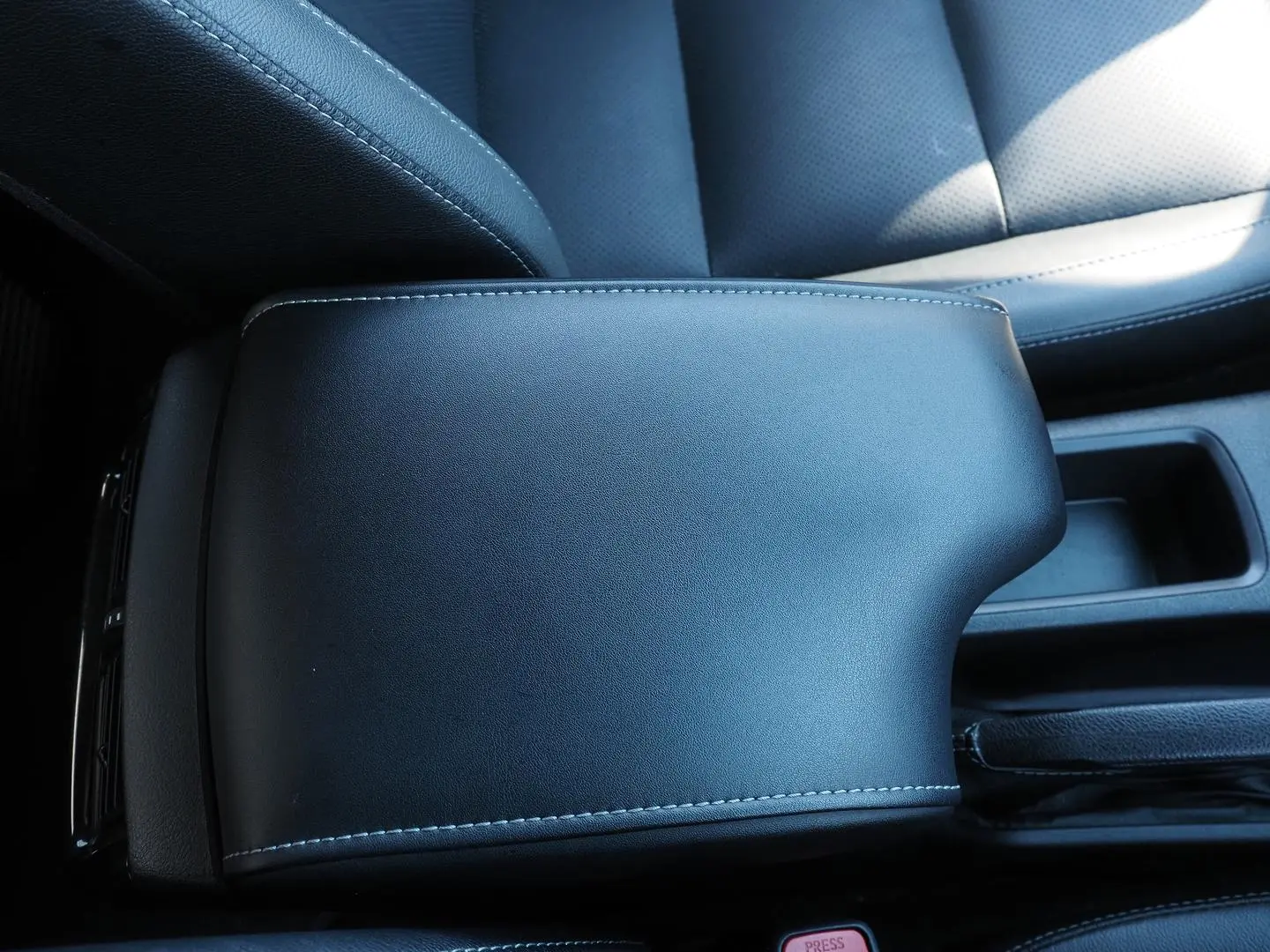 2025 Toyota Hilux Gallery Image 32