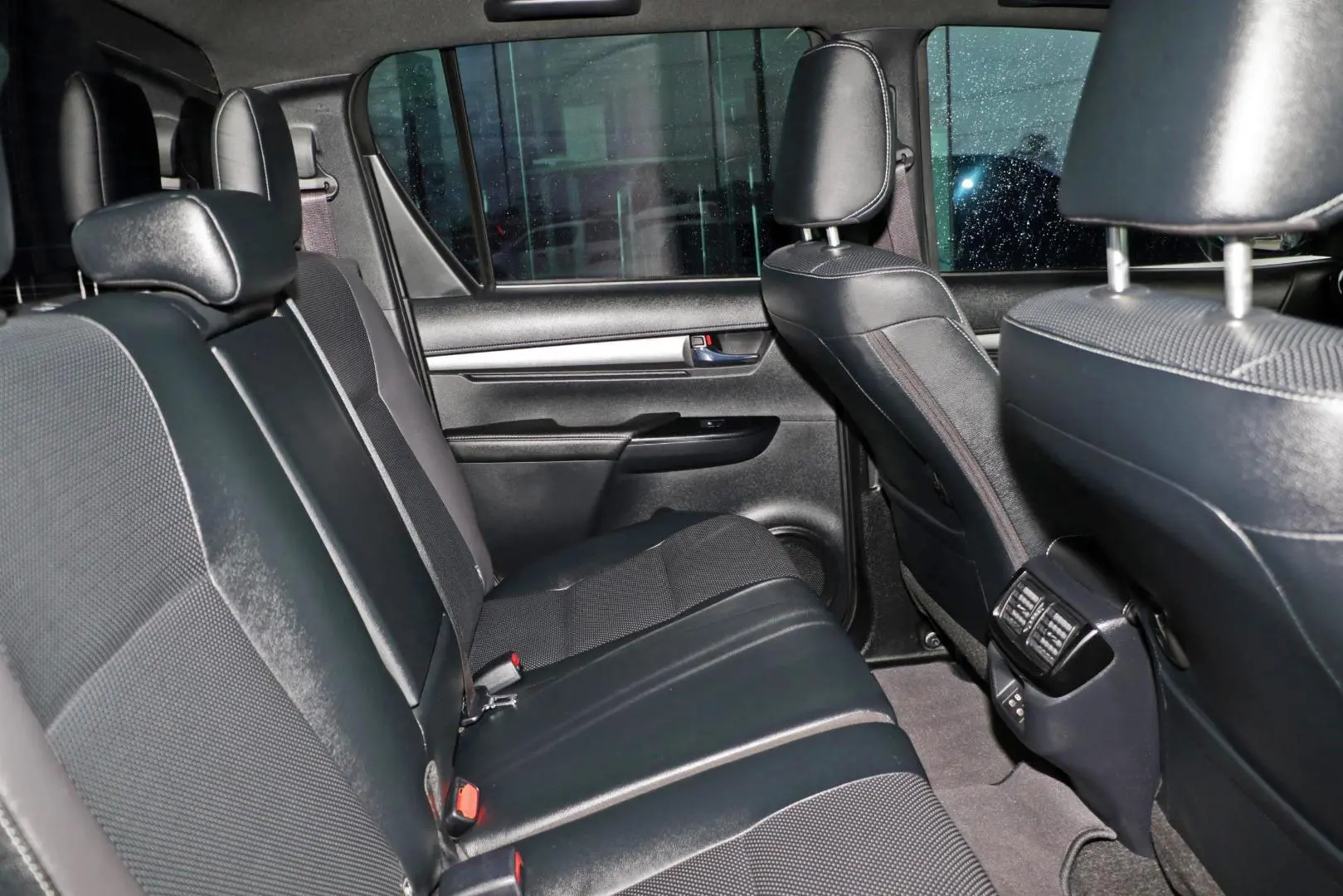 2024 Toyota Hilux Gallery Image 9