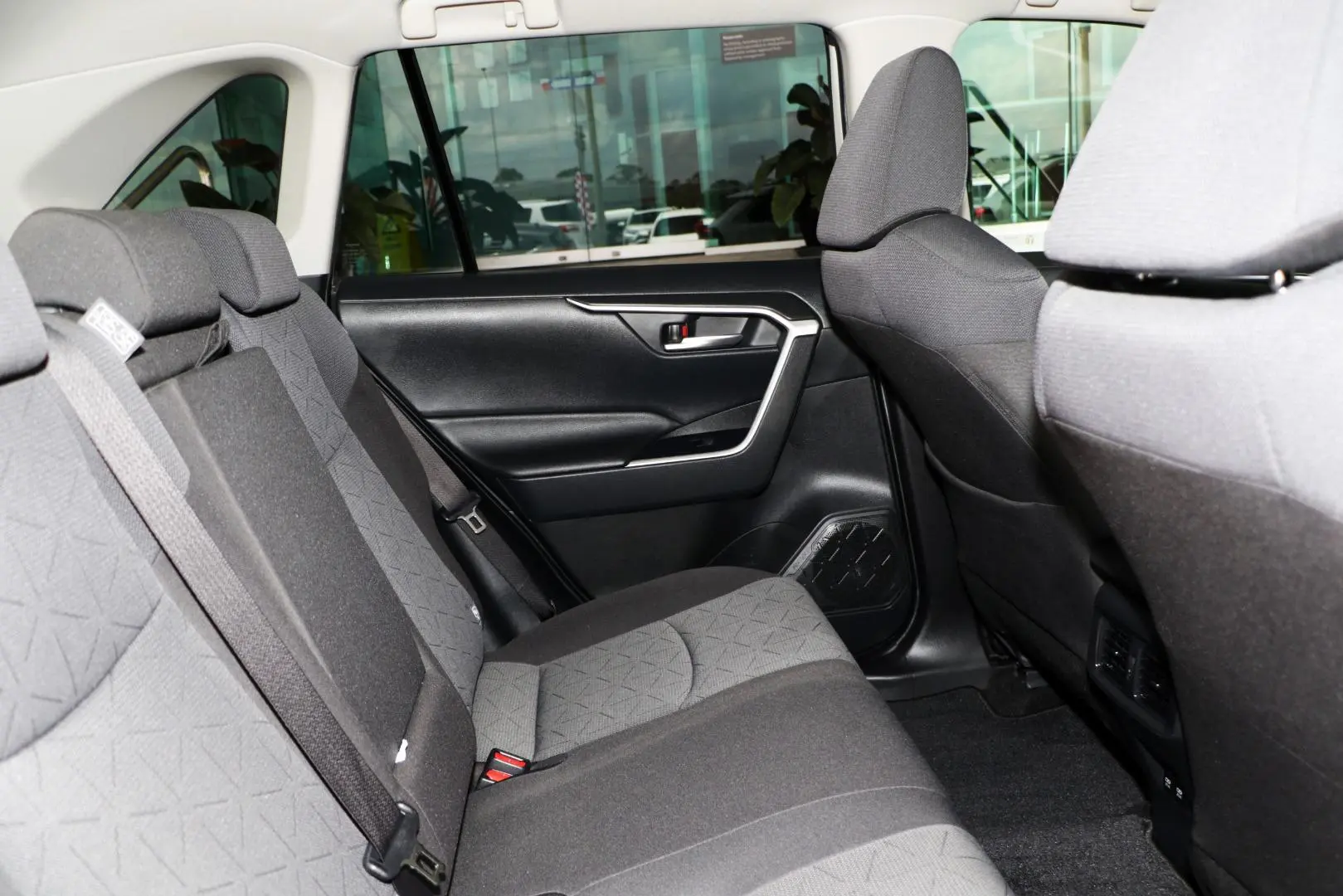 2020 Toyota RAV4 Gallery Image 9