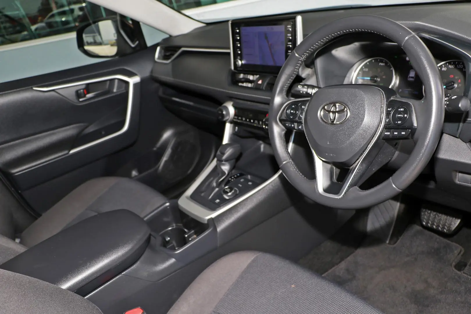 2022 Toyota RAV4 Gallery Image 6