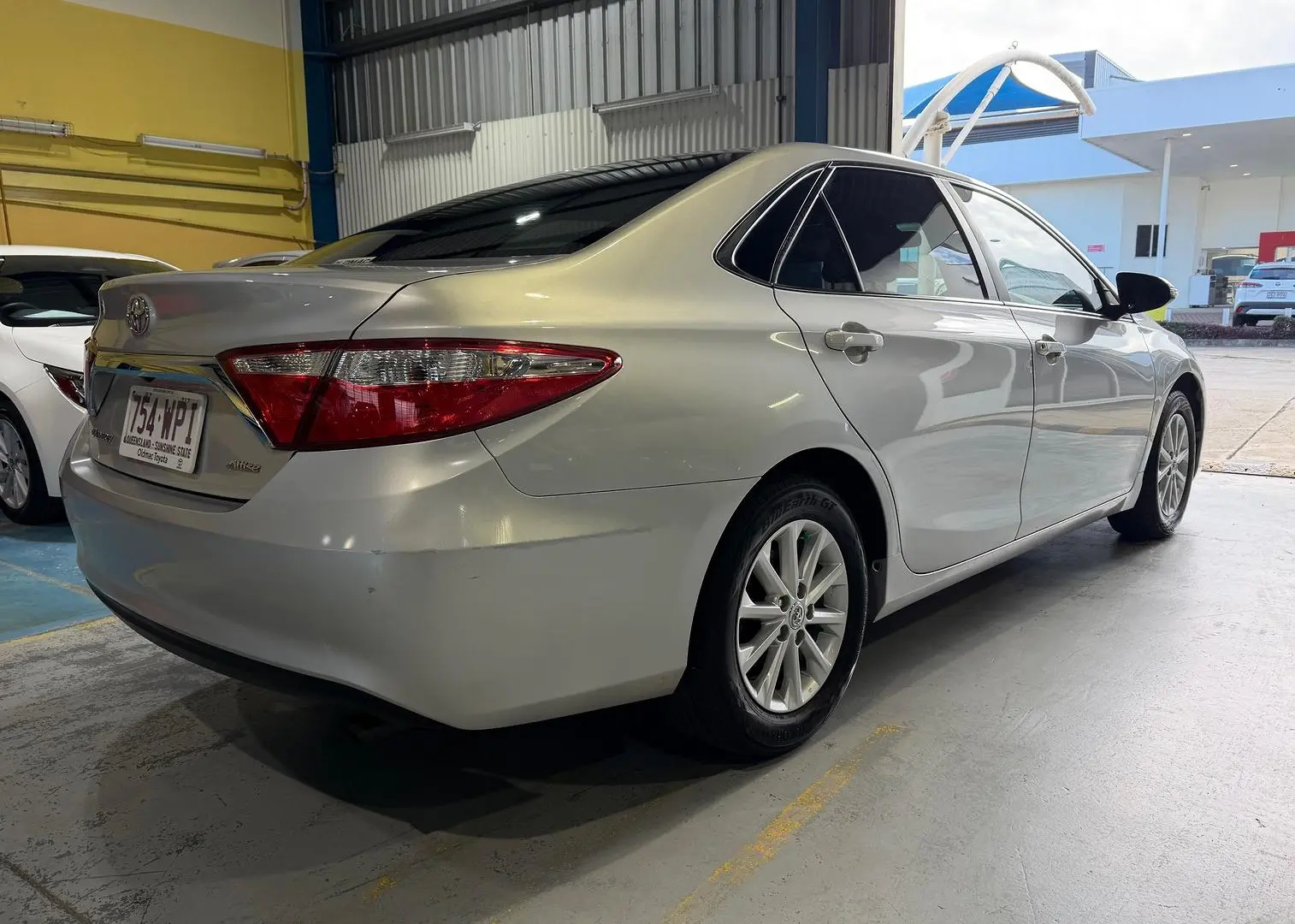 2016 Toyota Camry Gallery Image 6