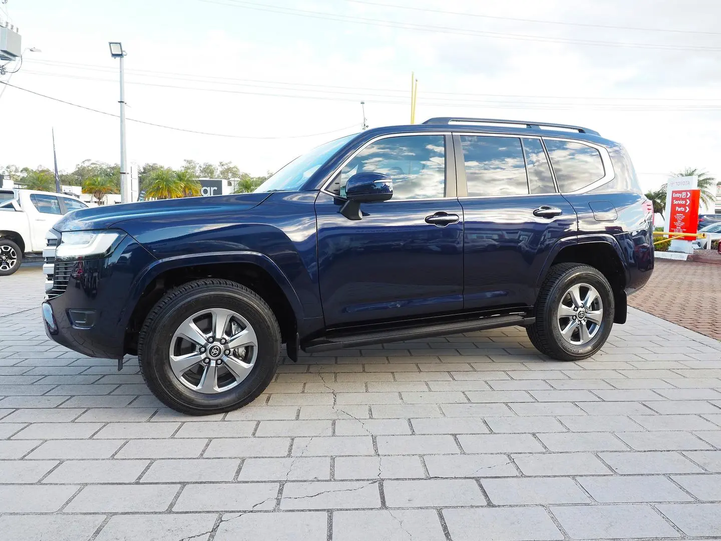 2023 Toyota Landcruiser Gallery Image 11