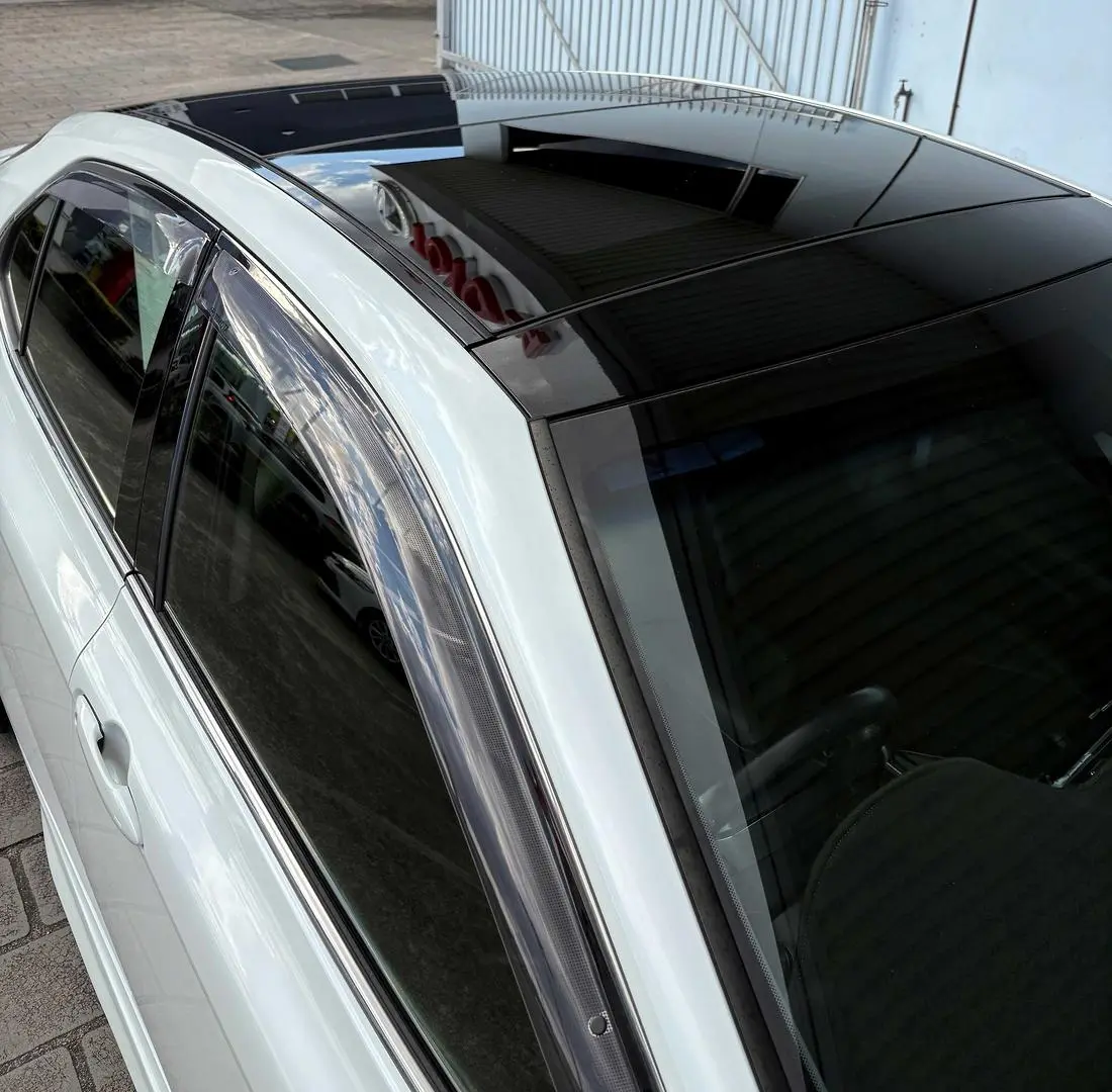 2019 Toyota Camry Gallery Image 6