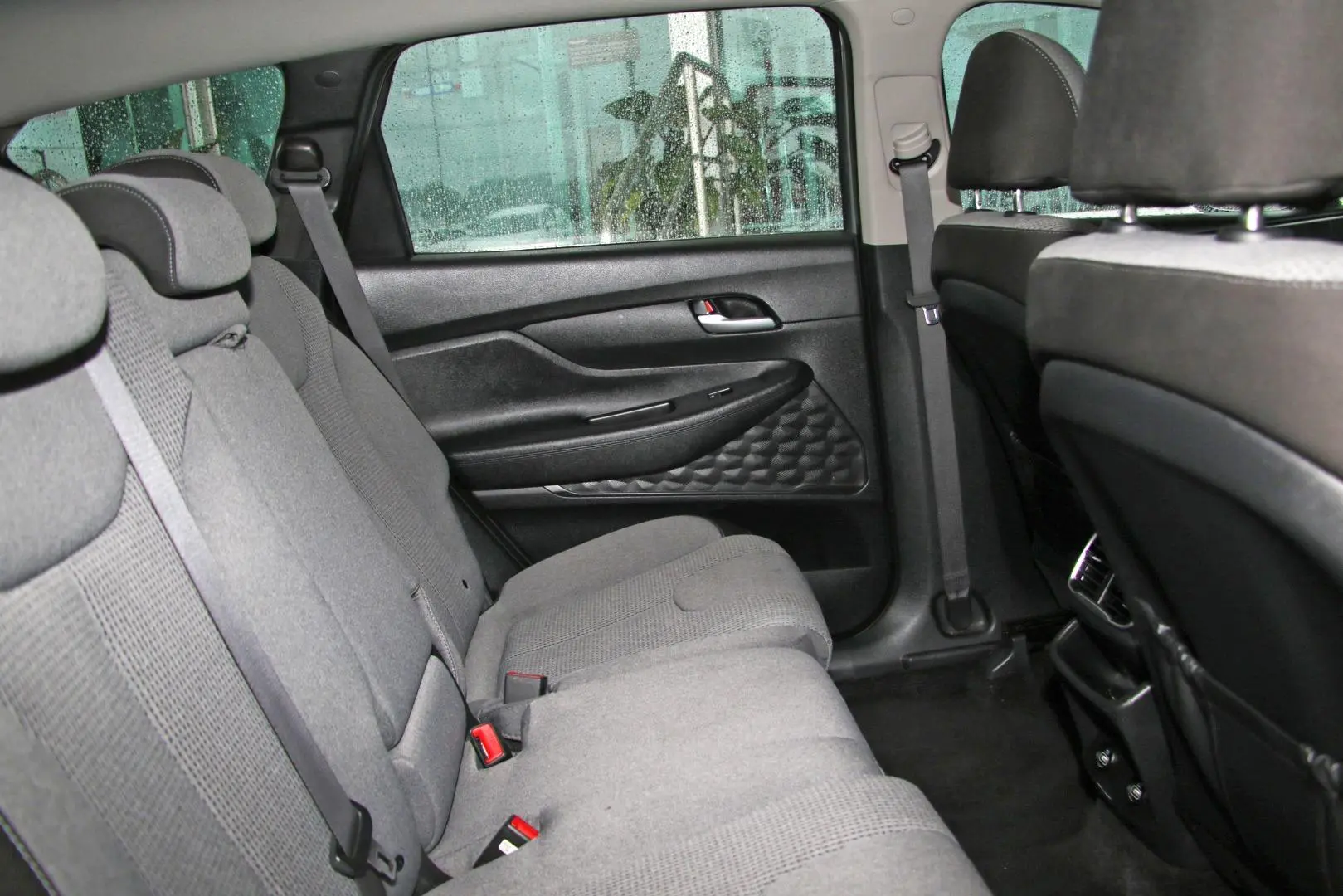 2023 Hyundai Santa Fe Gallery Image 9