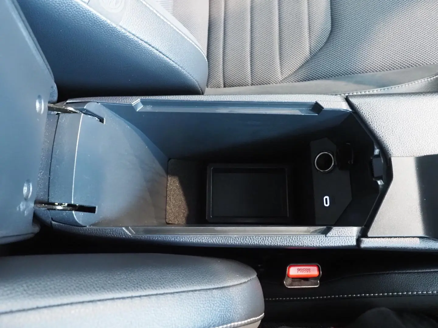 2024 Toyota C-HR Gallery Image 21