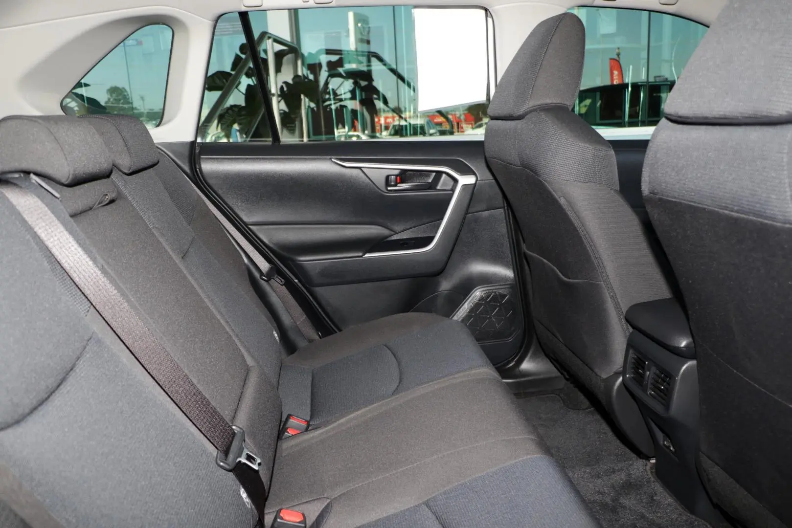 2025 Toyota RAV4 Gallery Image 10
