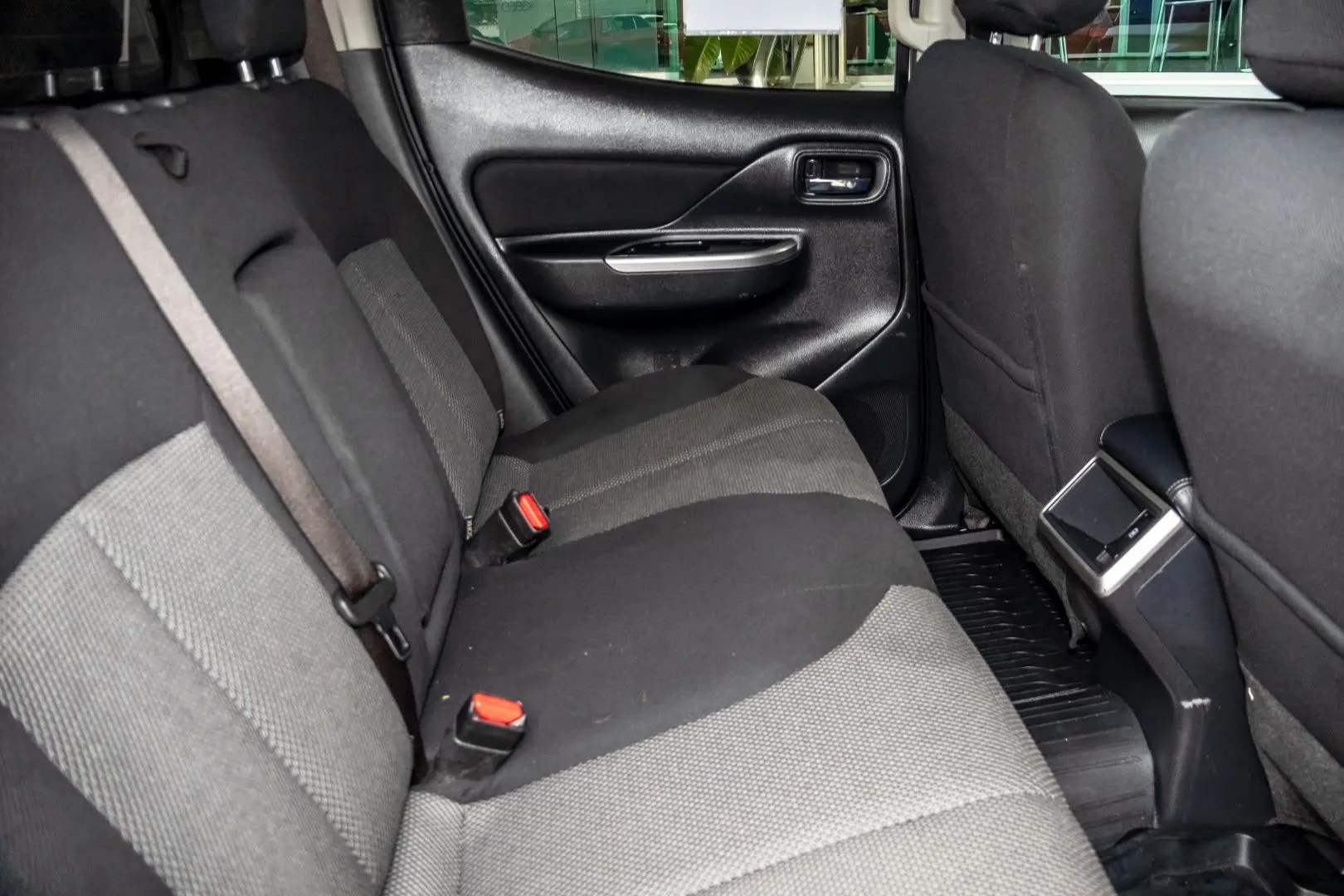 2022 Mitsubishi Triton Gallery Image 7