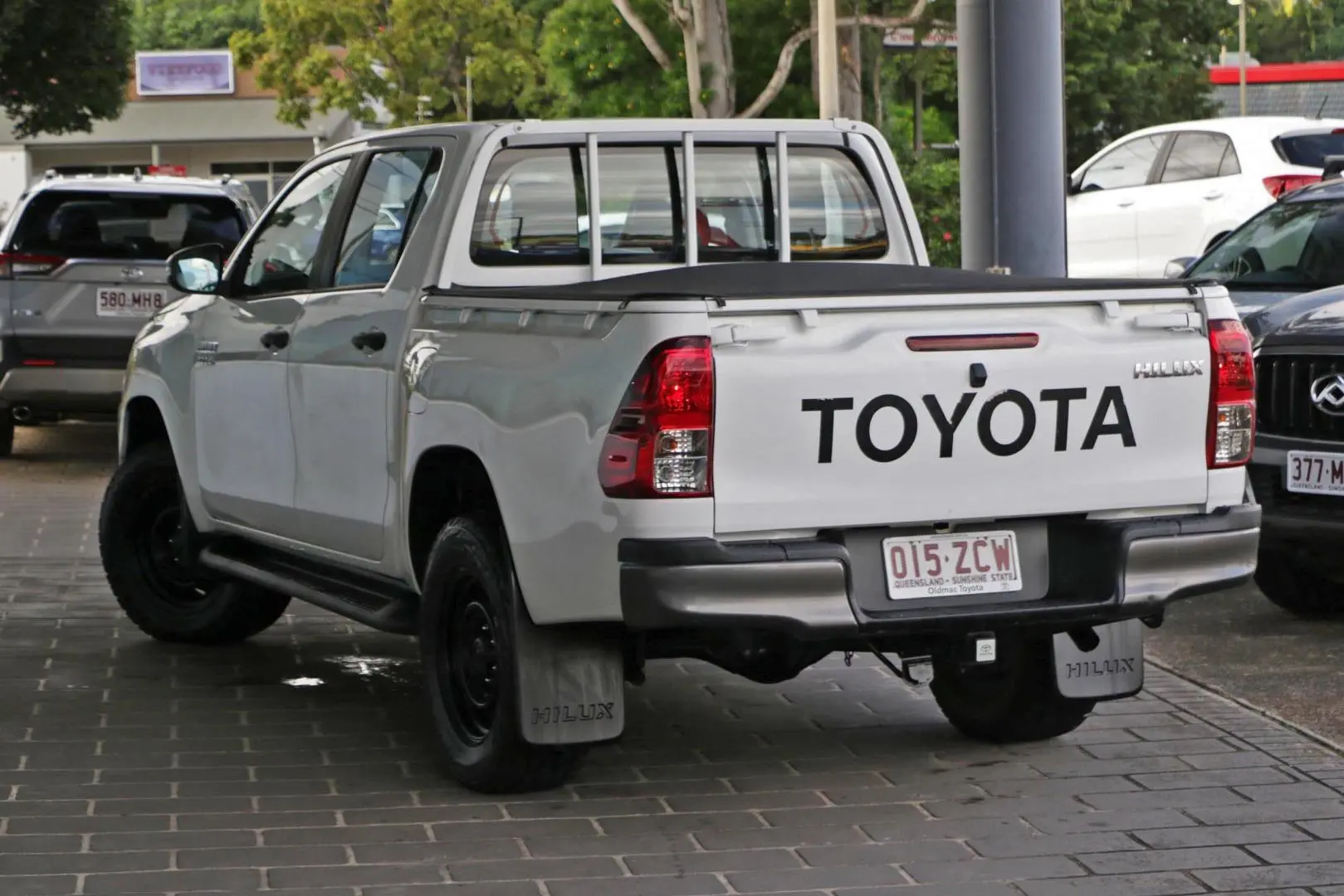 2019 Toyota Hilux Gallery Image 2