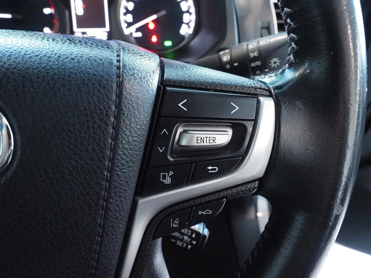 2018 Toyota Landcruiser Prado Gallery Image 34