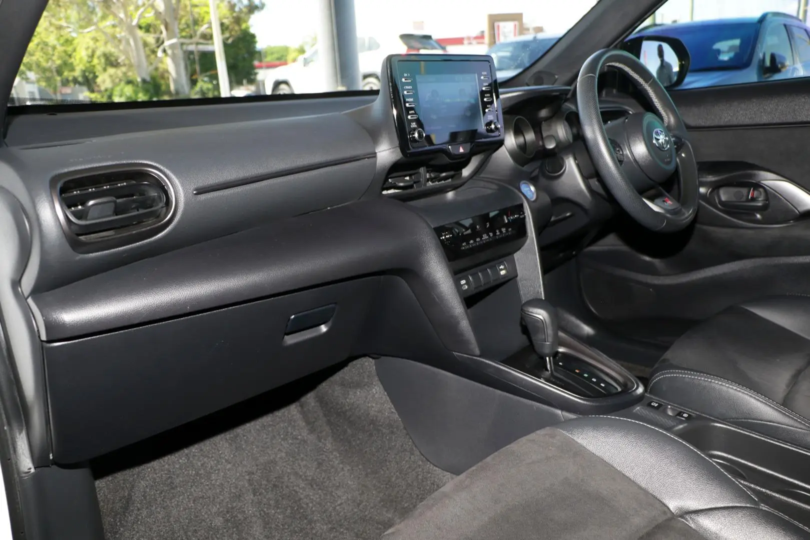 2022 Toyota Yaris Cross Gallery Image 7