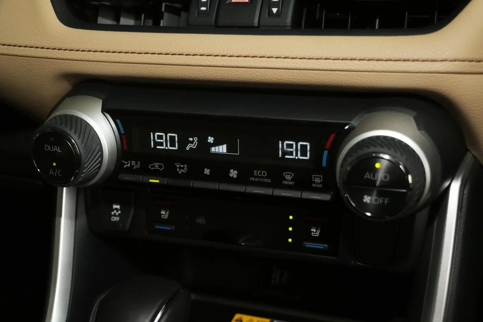 2025 Toyota RAV4 Gallery Image 18
