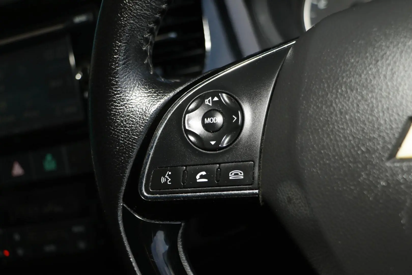 2016 Mitsubishi Outlander Gallery Image 13