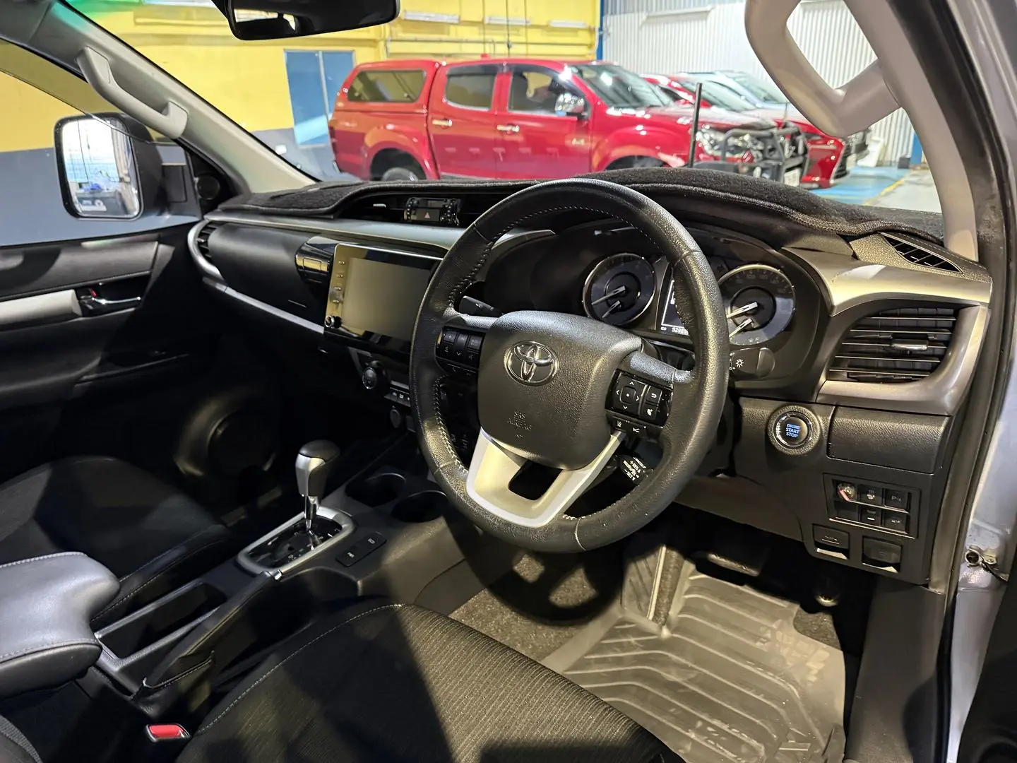 2021 Toyota Hilux Gallery Image 4