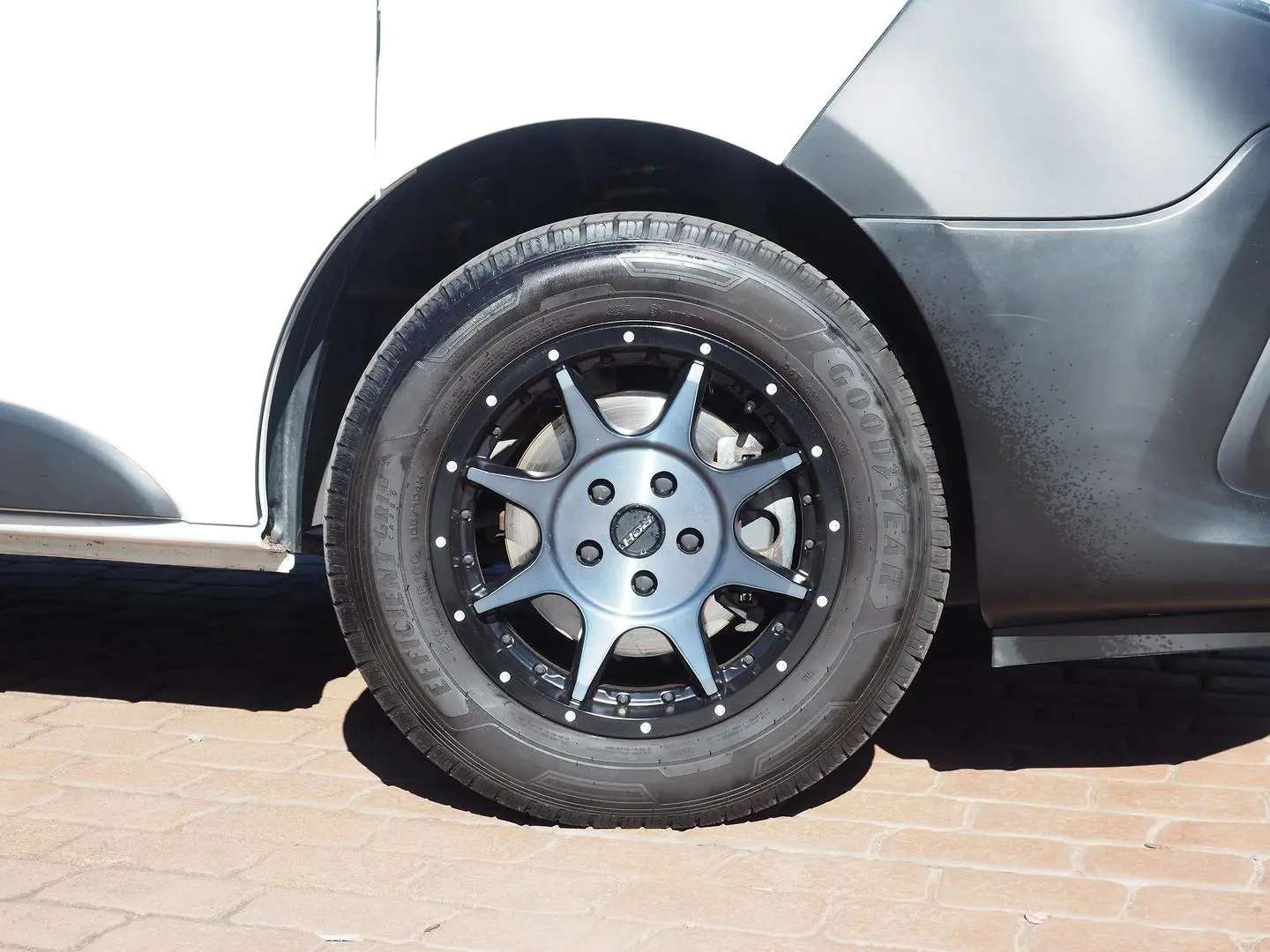 2021 Mitsubishi Express Gallery Image 10