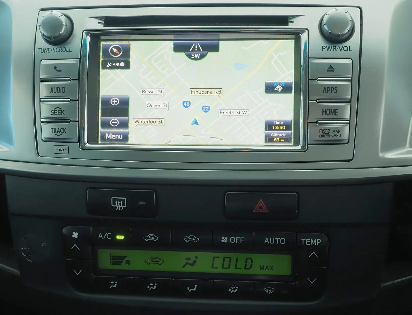 2015 Toyota Hilux Gallery Image 19