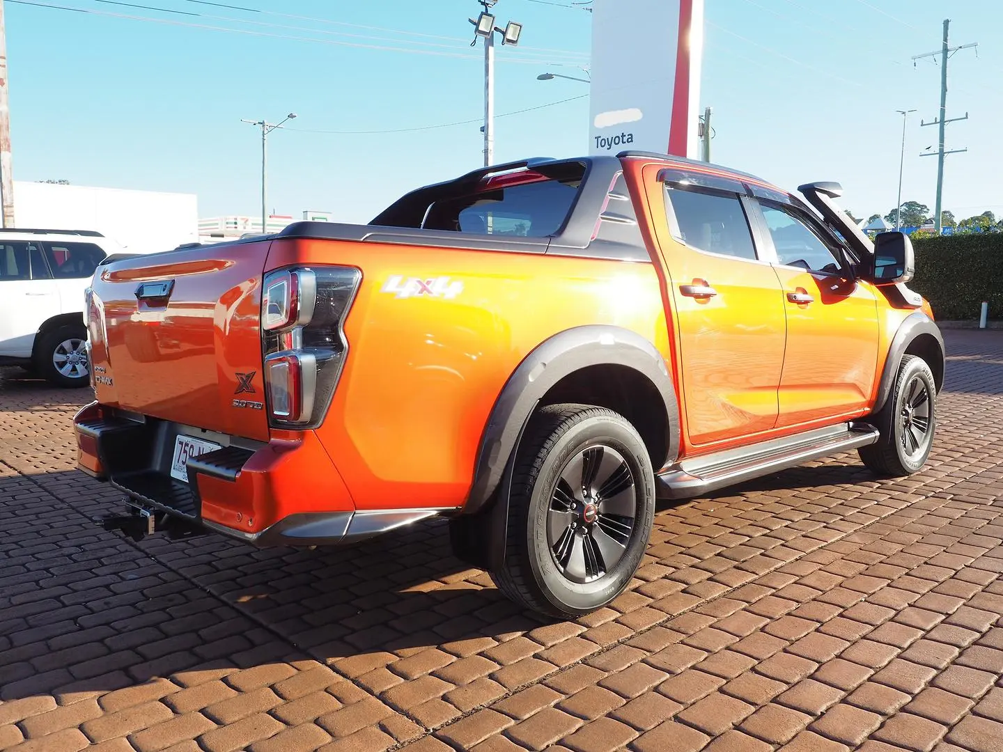 2022 Isuzu D-MAX Gallery Image 3