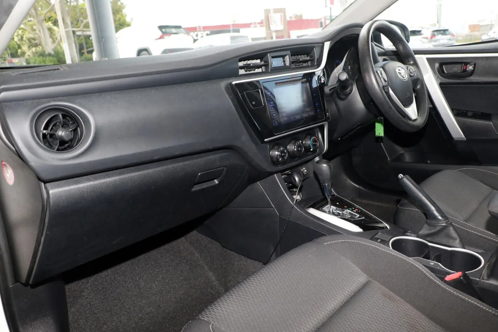 2017 Toyota Corolla Gallery Image 7