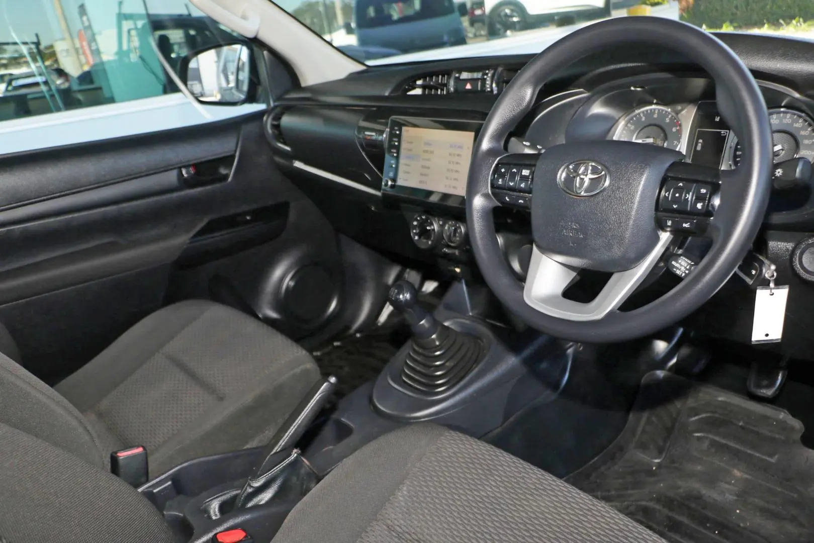2020 Toyota Hilux Gallery Image 6