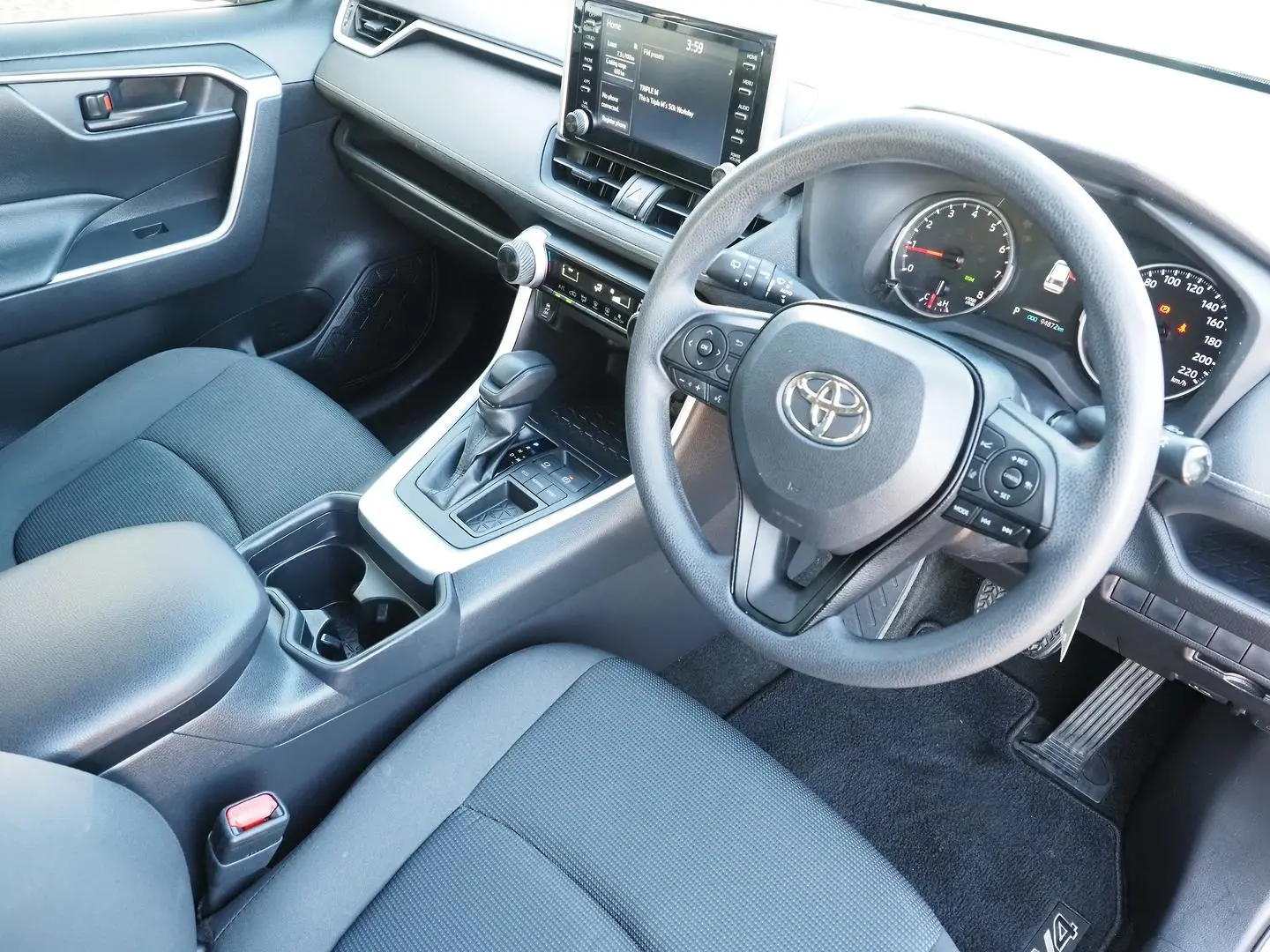 2019 Toyota RAV4 Gallery Image 4